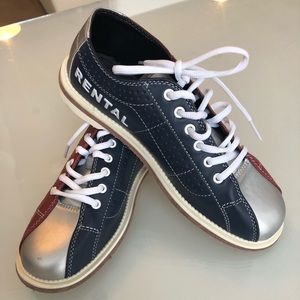 Women’s classic bowling shoes